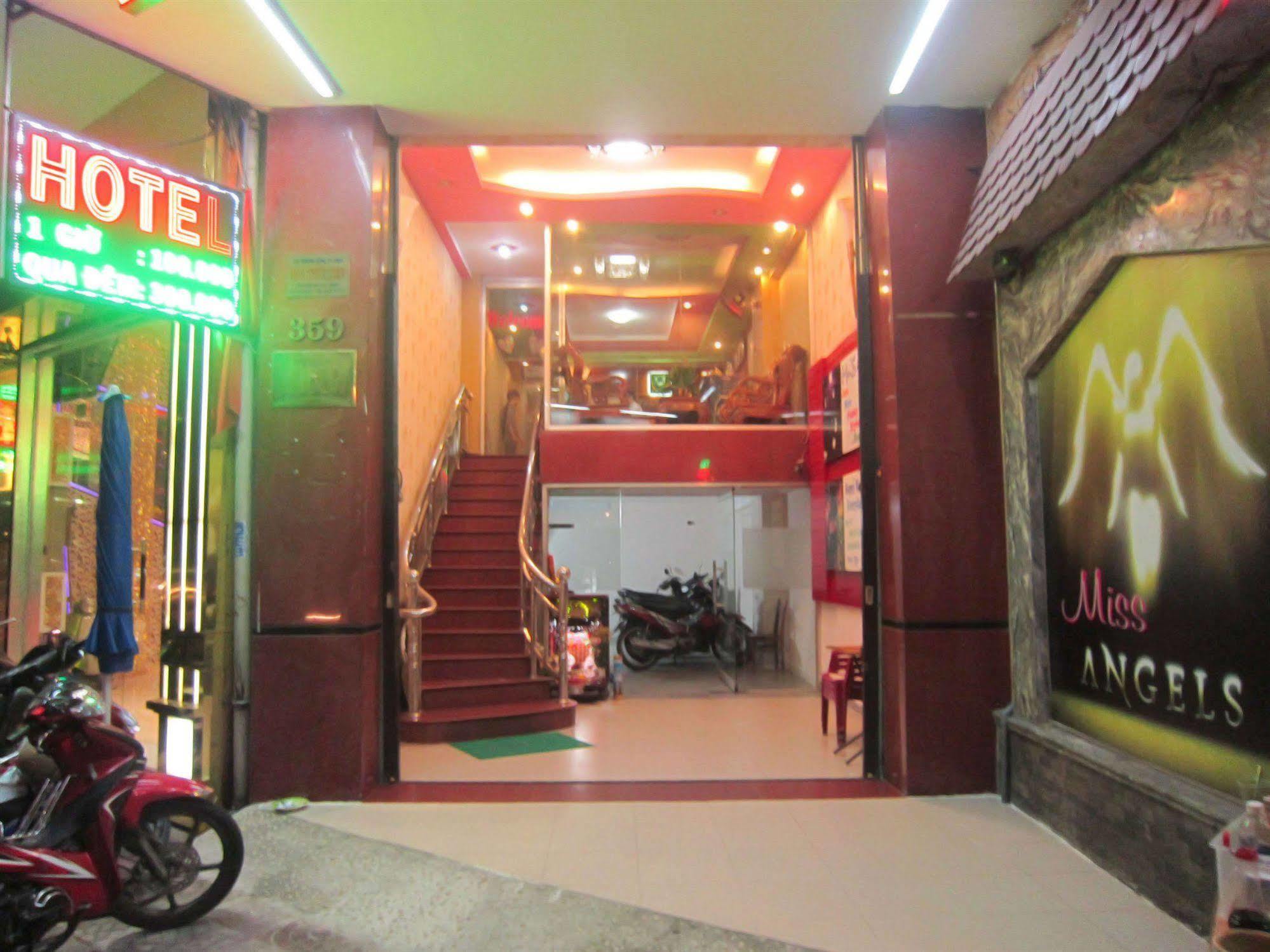 Thuy Tien Hotel ホーチミン市 エクステリア 写真