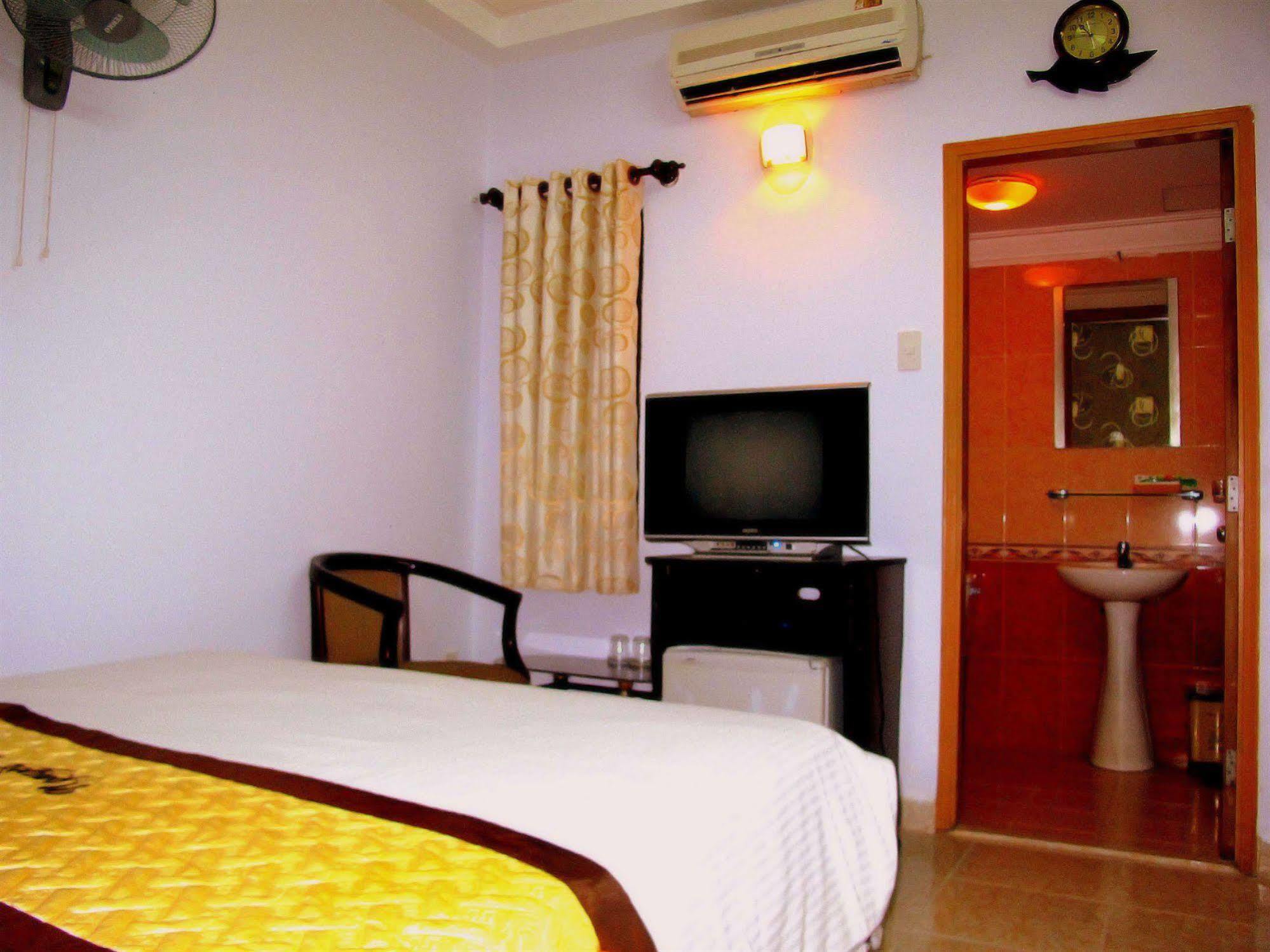 Thuy Tien Hotel ホーチミン市 エクステリア 写真